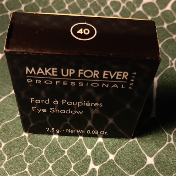 Makeup Forever Professional Eye Shadow - Deep Black - Picture 1 of 1